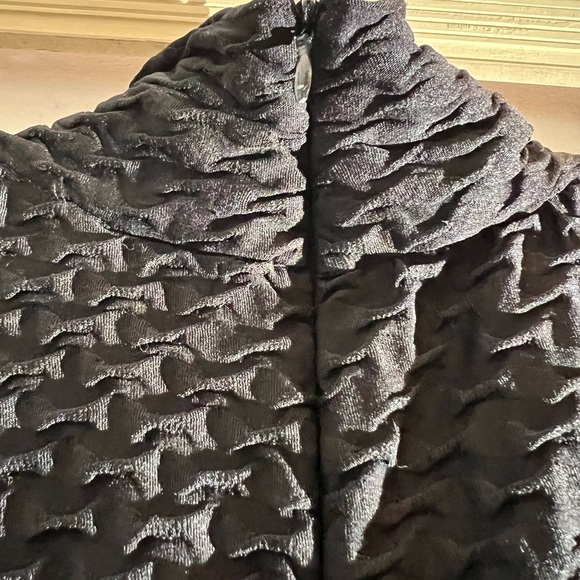 Armani Collezioni Elegant Black Mock Turtleneck Top - Picture 3 of 4